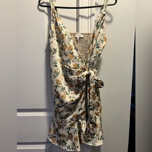Heartloom, never worn sweet flower dress. Size 0